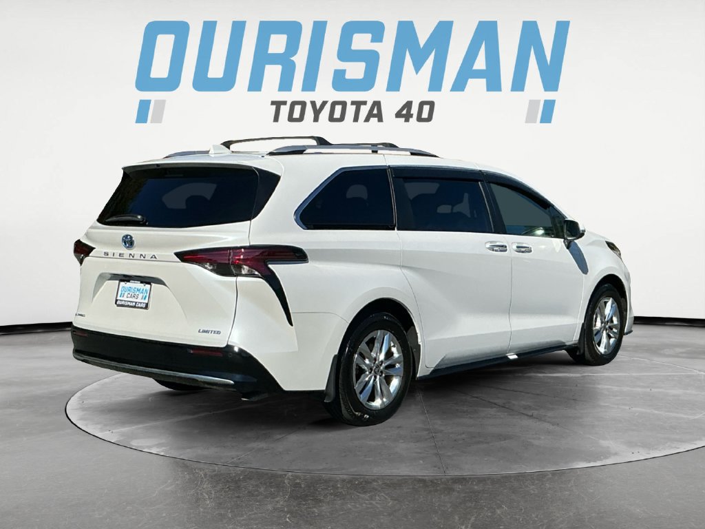 Used 2025 Toyota Sienna Limited AWD/4WD image 7