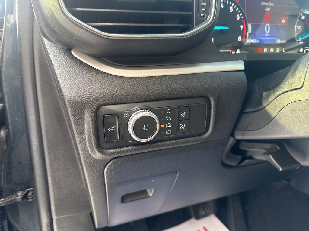 Used 2022 Ford Explorer XLT w/ Equipment Group 202A image 16