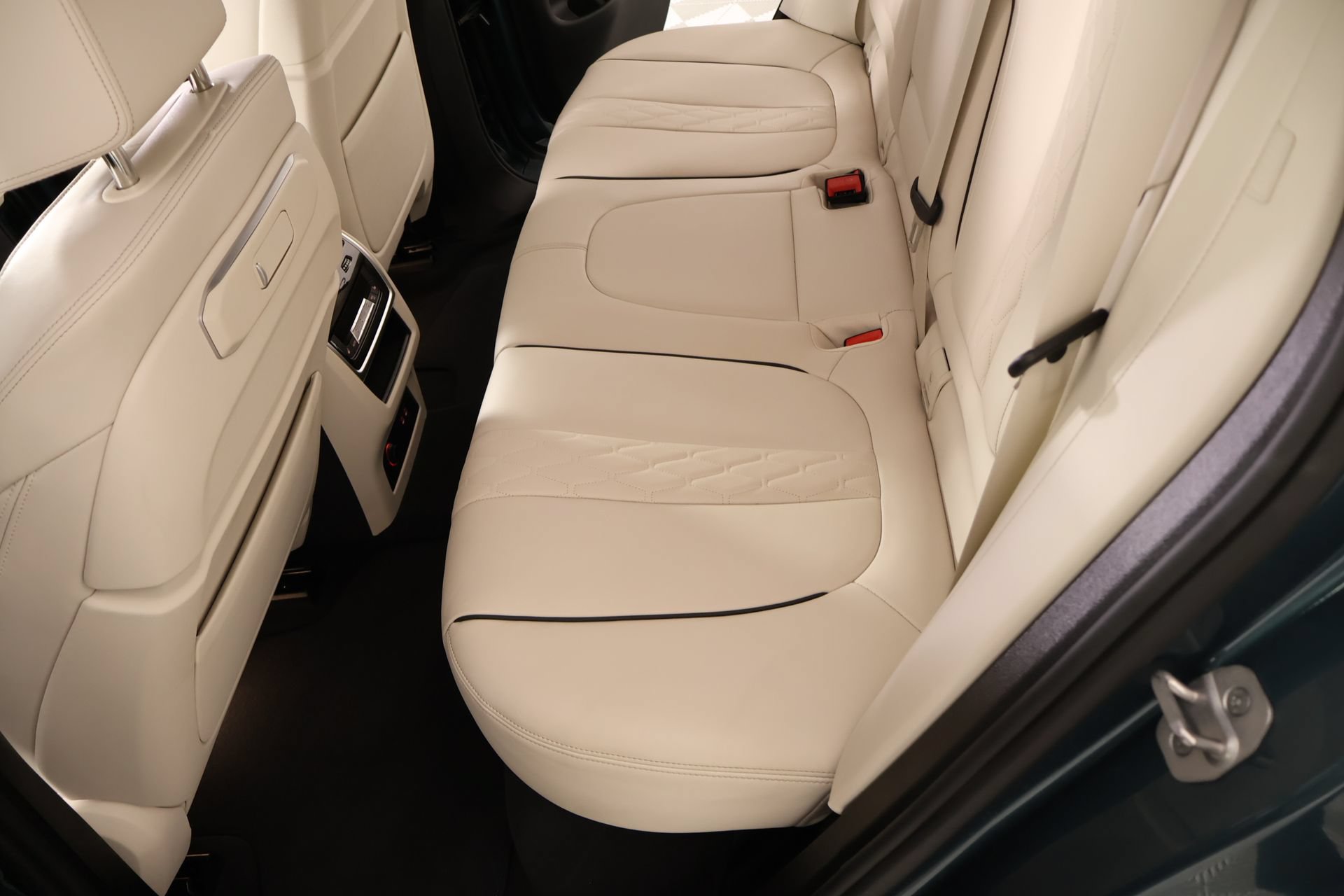 Used 2025 BMW X5 xDrive40i AWD/4WD image 12