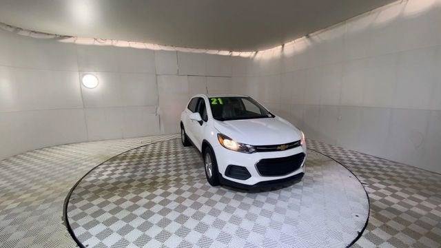 Used 2021 Chevrolet Trax LS w/ Tint and Cruise Package FWD image 7