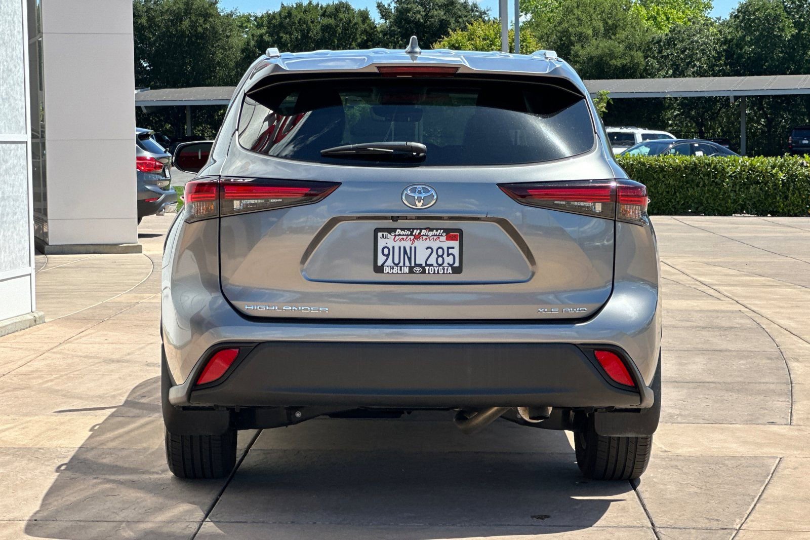 Used 2025 Toyota Highlander XLE AWD/4WD image 5