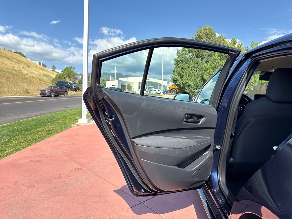 Used 2022 Toyota Corolla LE FWD image 18
