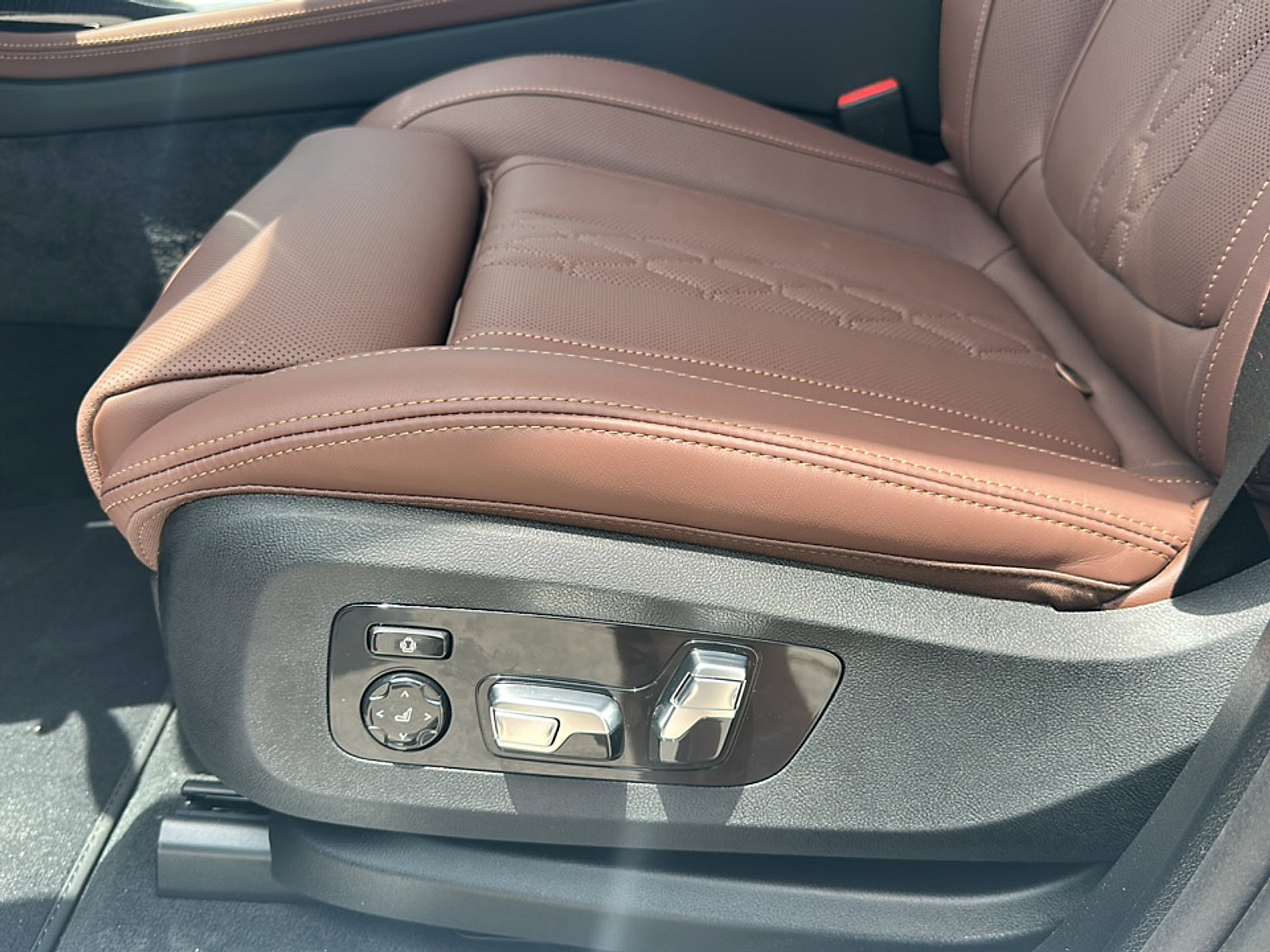 New 2026 BMW X7 M60i image 12
