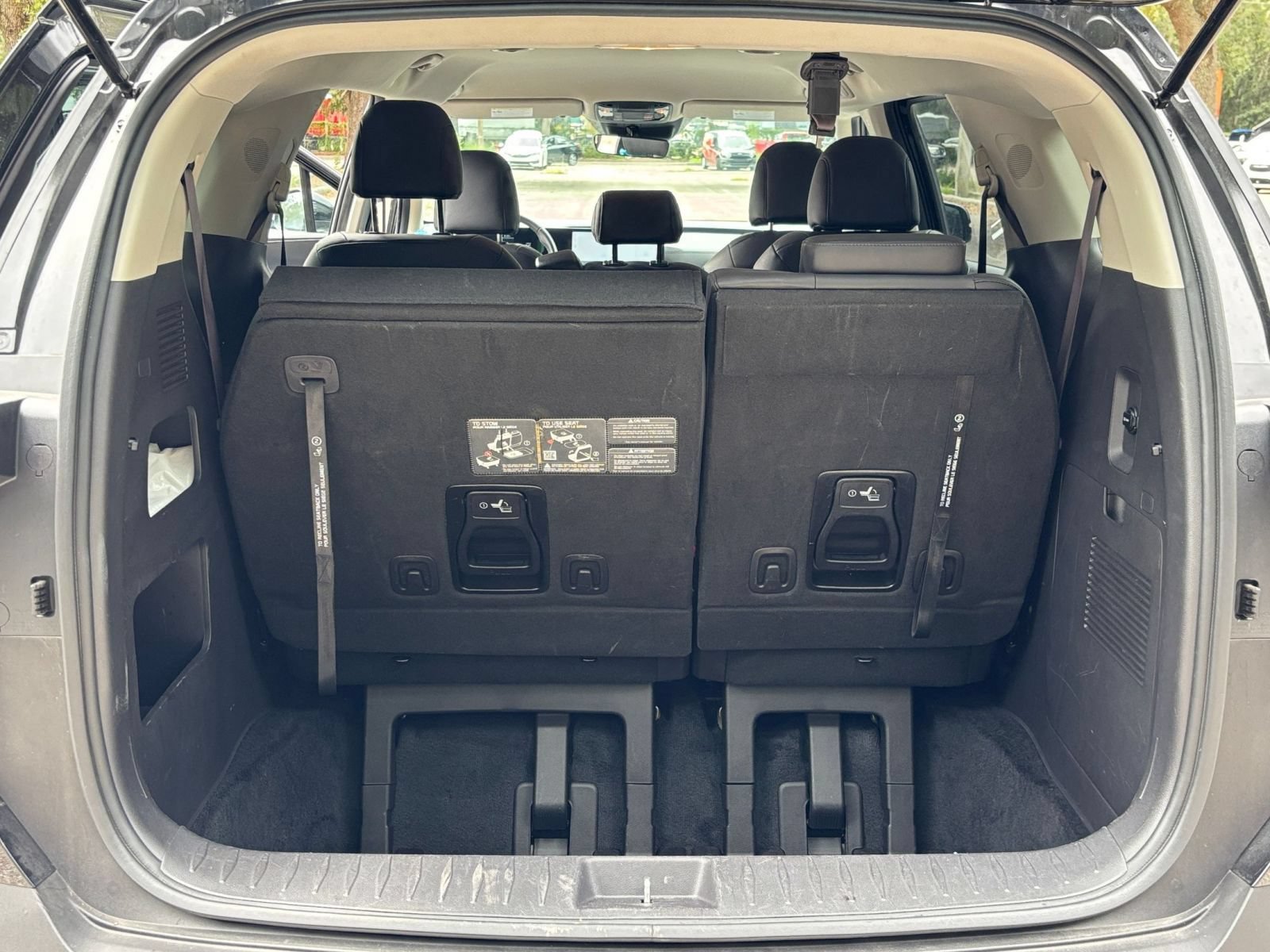 Used 2026 Kia Carnival FWD image 33