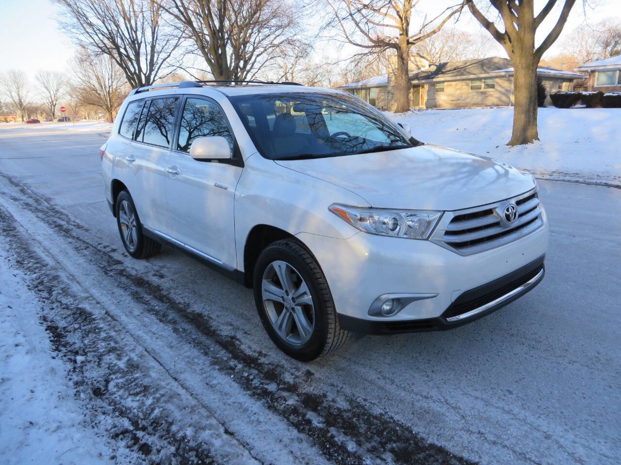 Used 2011 Toyota Highlander Limited w/ Tow Pkg image 7