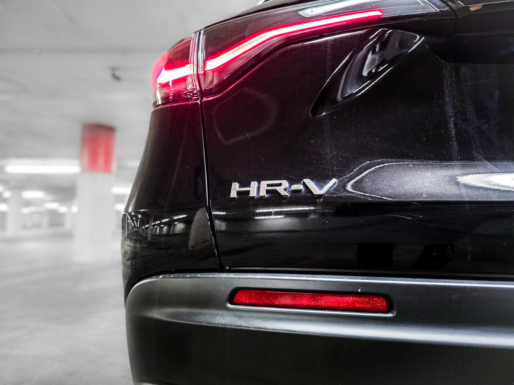 Used 2025 Honda HR-V LX image 9