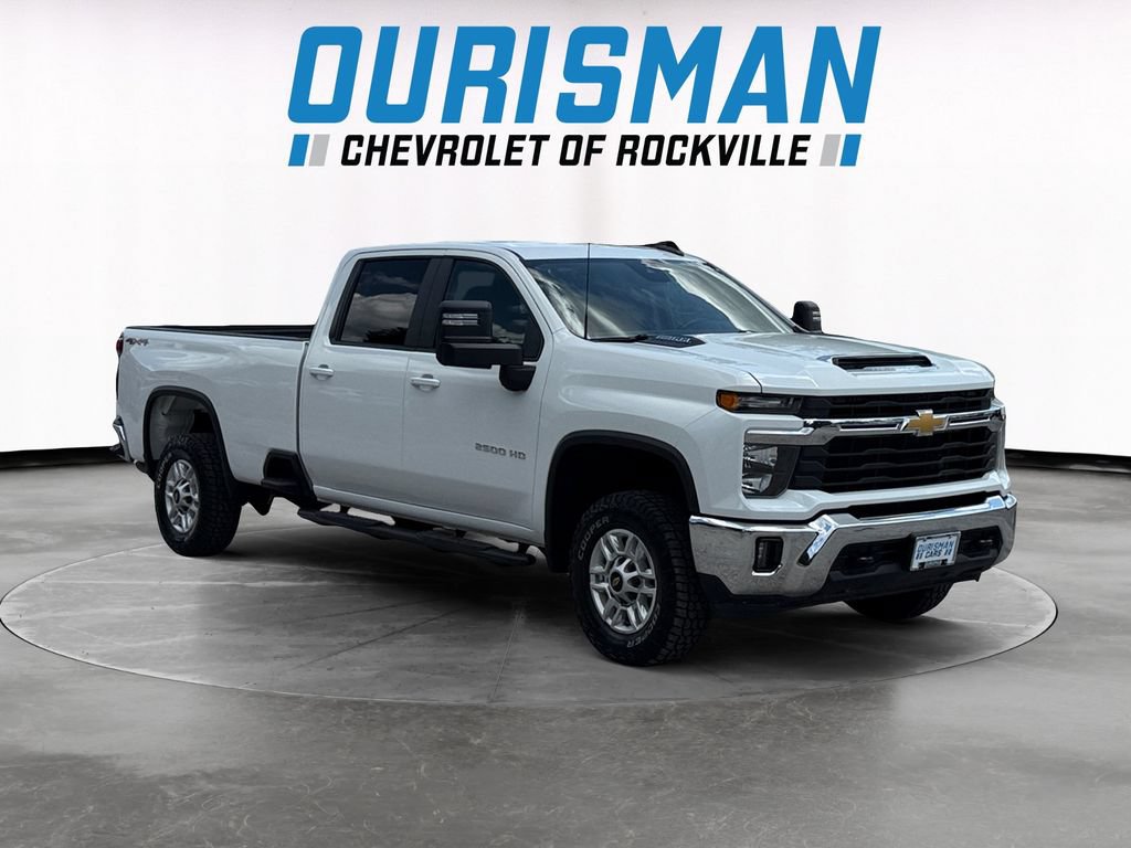 Used 2025 Chevrolet Silverado 2500 LT w/ Convenience Package AWD/4WD image 1