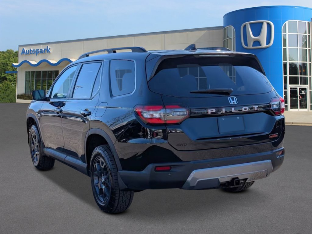 New 2026 Honda Pilot TrailSport image 3
