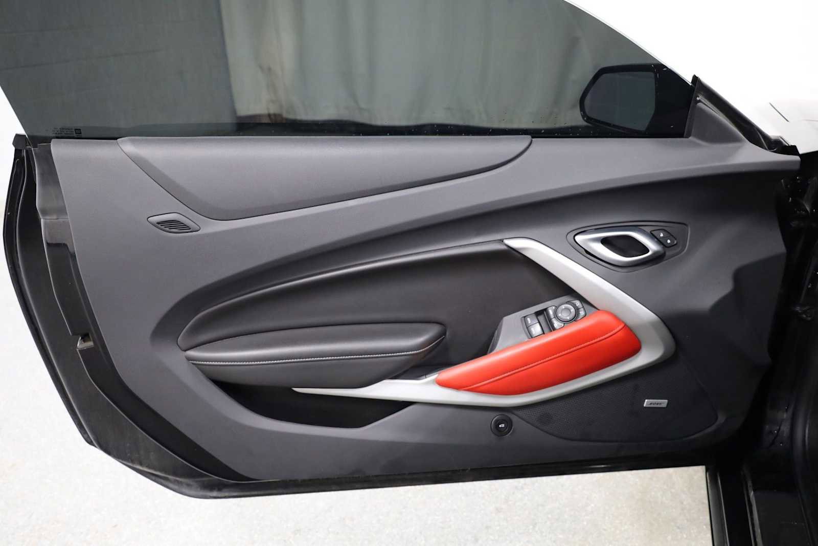 Used 2023 Chevrolet Camaro LT w/ Technology Package image 16