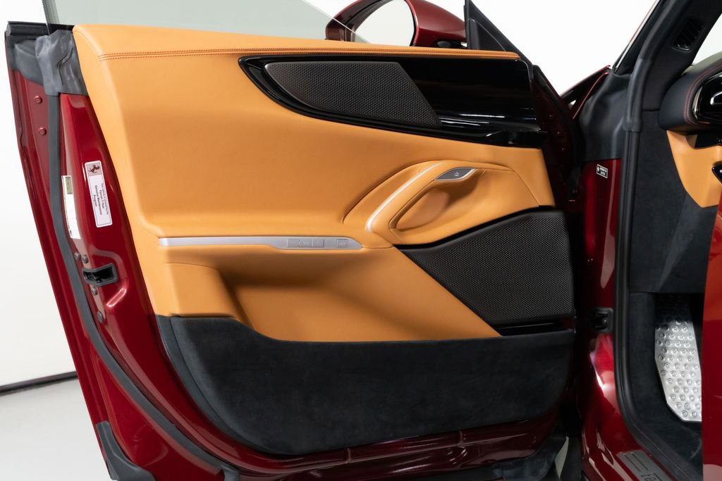 Used 2025 Ferrari Purosangue AWD/4WD image 24