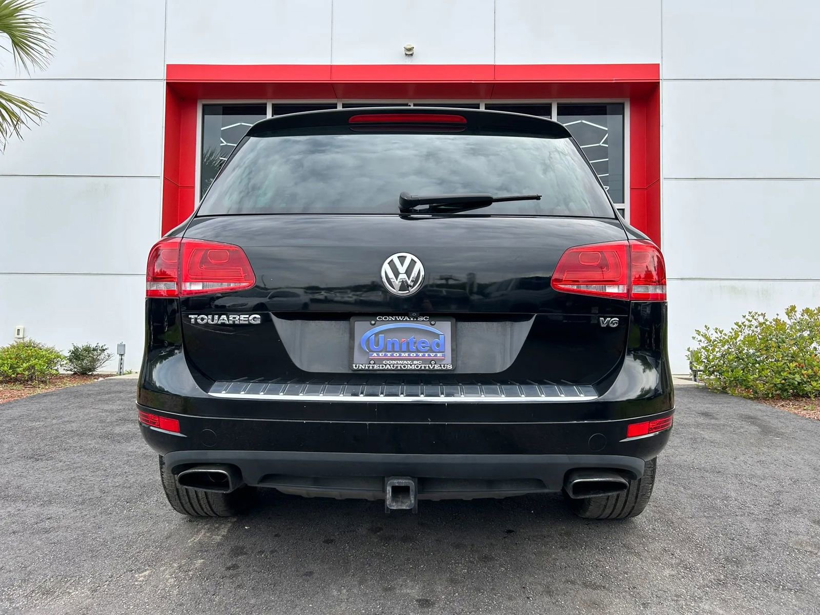 Used 2011 Volkswagen Touareg Sport image 5