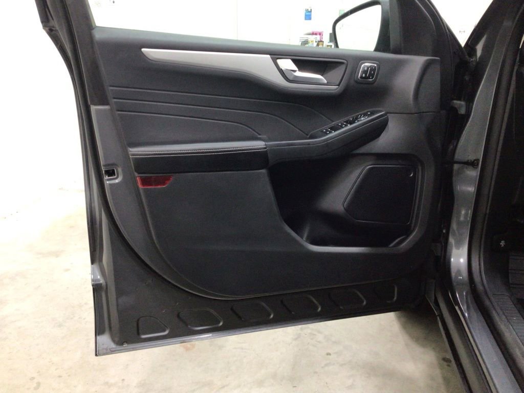 Used 2023 Ford Escape Platinum image 19