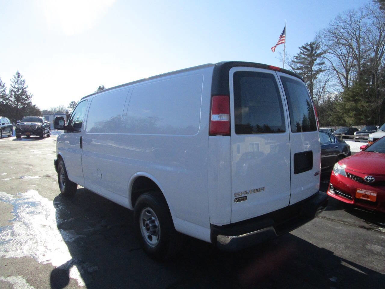 Used 2020 GMC Savana 2500 w/ Driver Convenience Package image 4