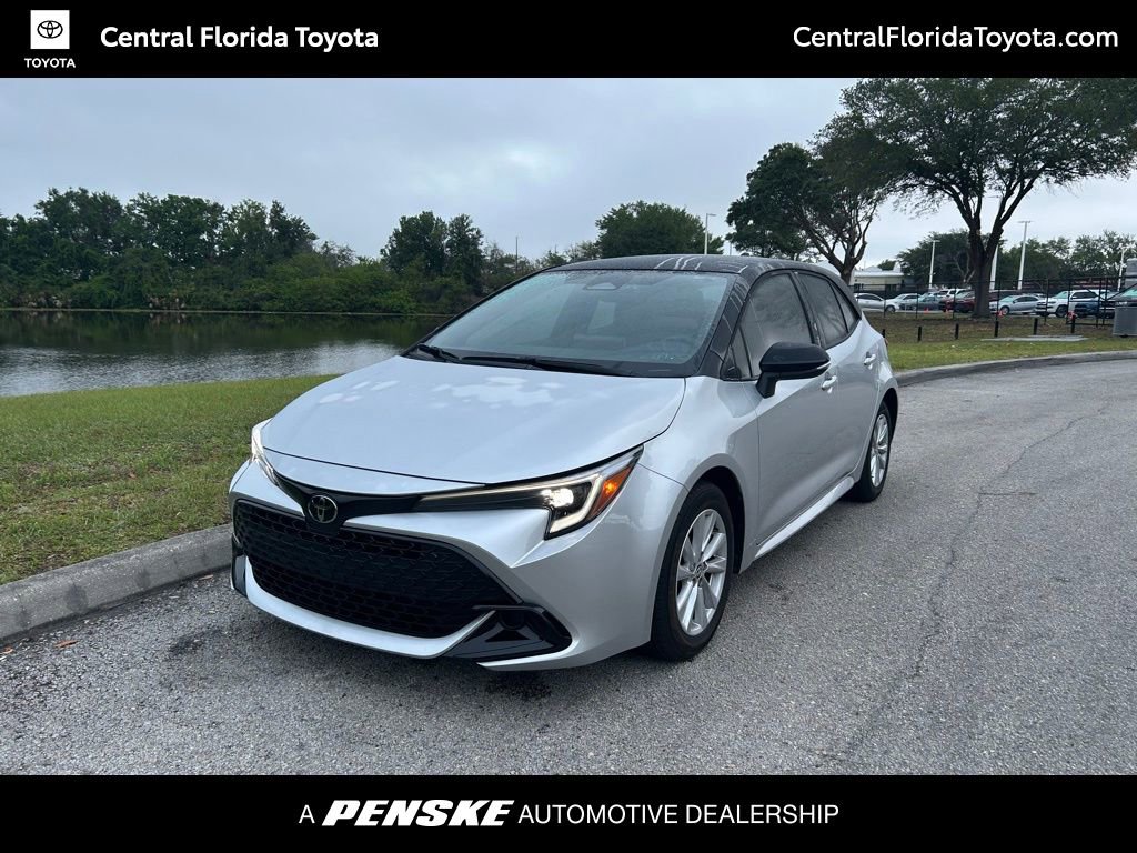 Used 2025 Toyota Corolla SE FWD image 1