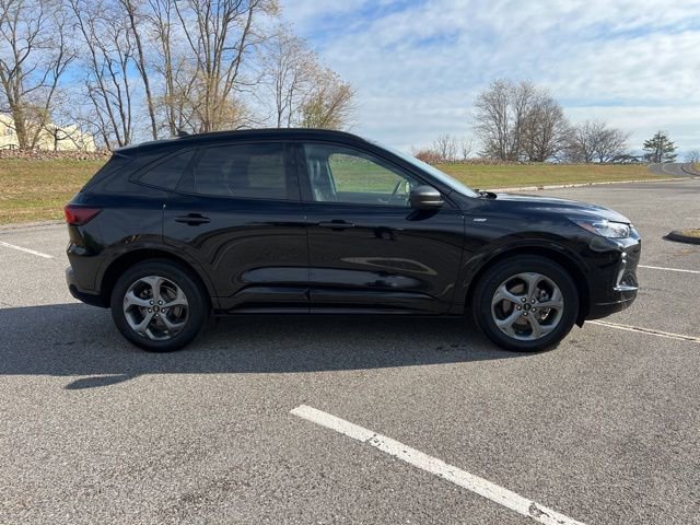 Used 2023 Ford Escape ST-Line image 11