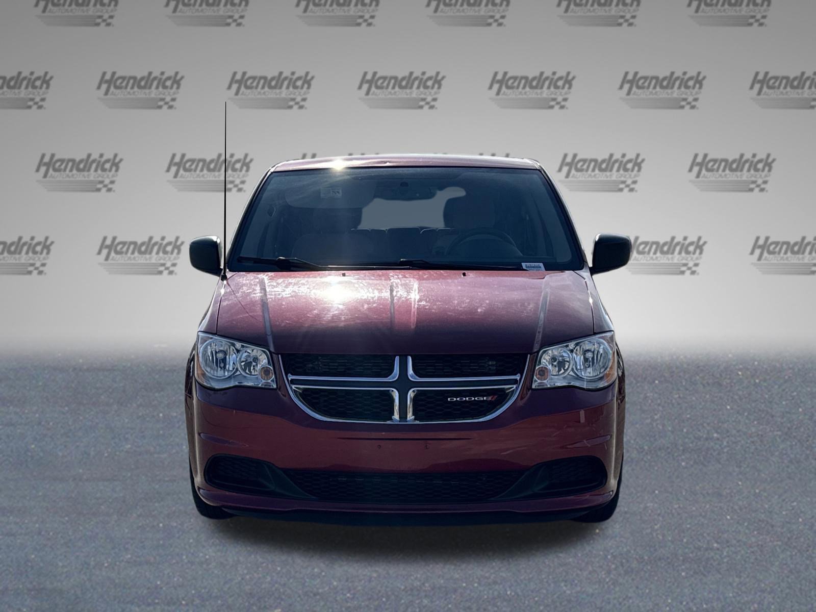 Used 2015 Dodge Grand Caravan SE w/ Quick Order Package 29E SE image 3