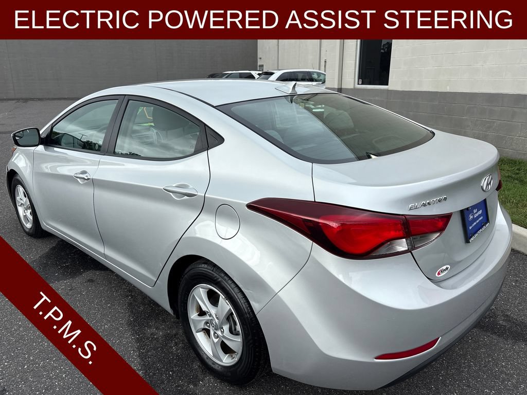 Used 2015 Hyundai Elantra SE FWD image 18