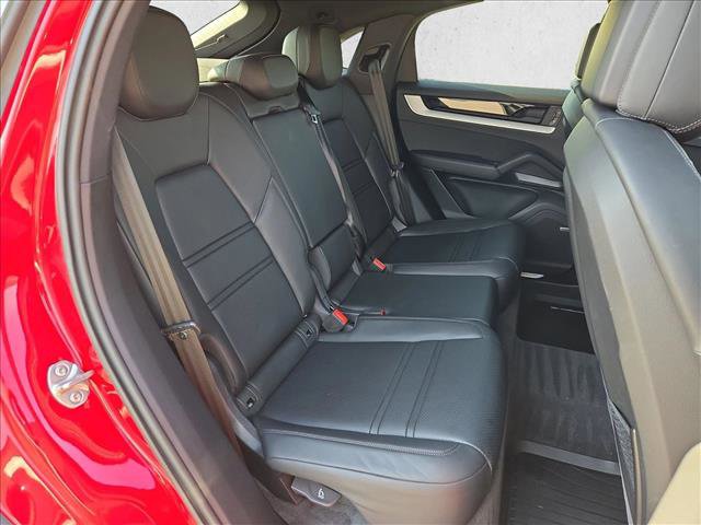 Used 2025 Porsche Cayenne Coupe image 20