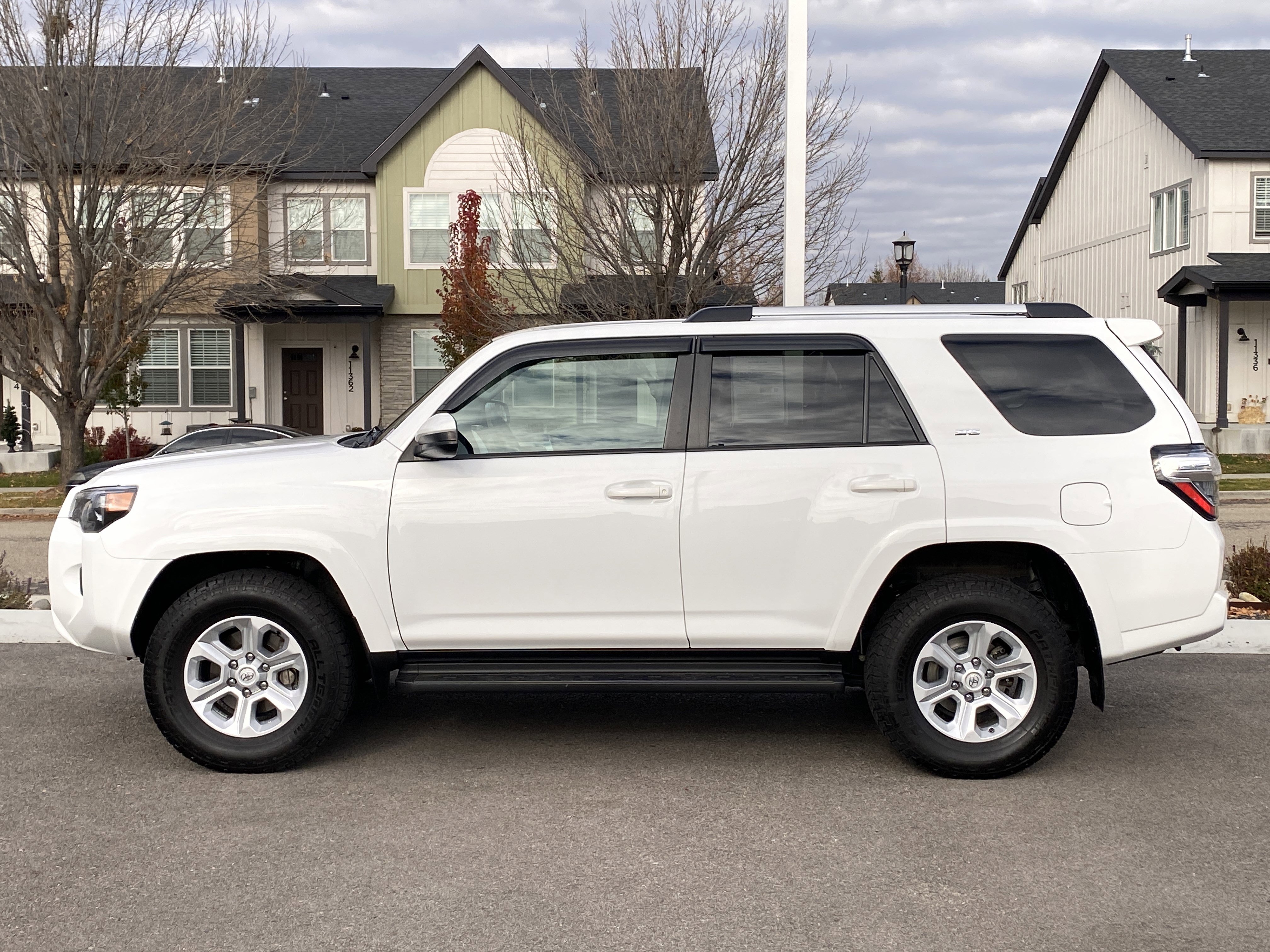 Used 2022 Toyota 4Runner SR5 image 3
