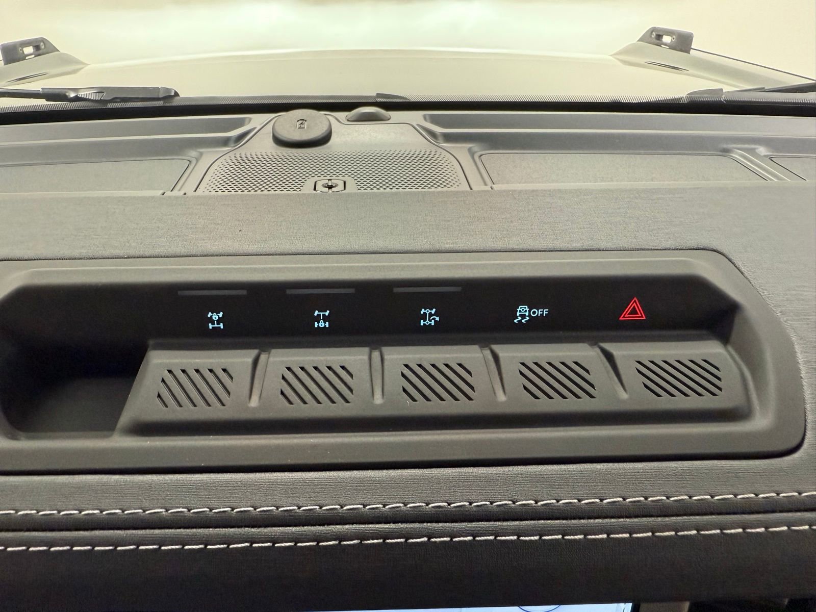 New 2025 Ford Bronco Outer Banks w/ Sasquatch Package image 21