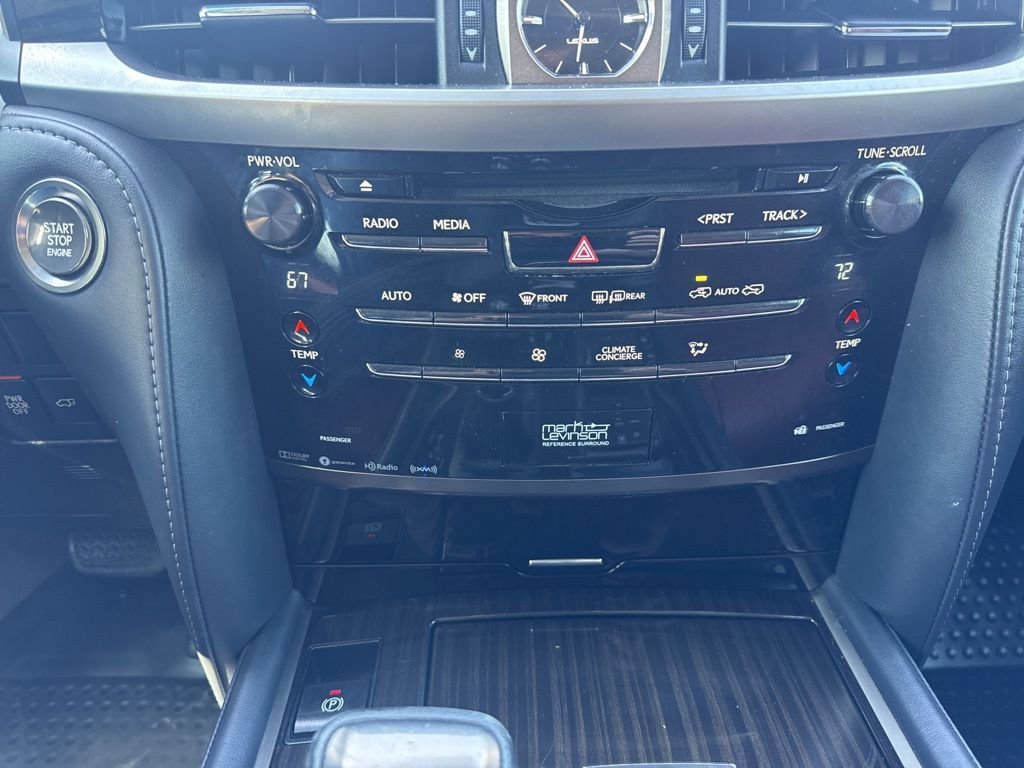 Used 2020 Lexus LX 570 4WD w/ Luxury Package image 21