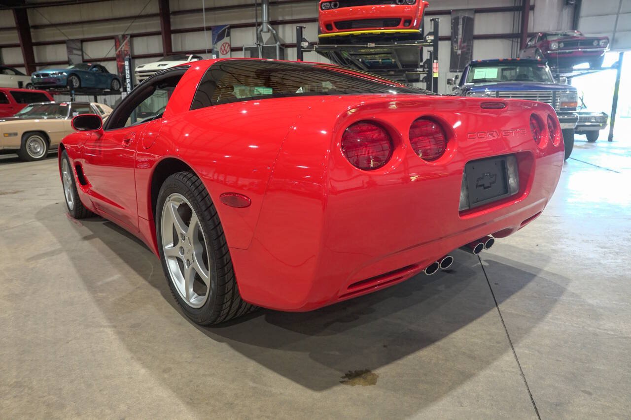 Used 2001 Chevrolet Corvette Coupe RWD image 6