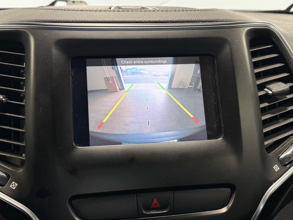 Used 2019 Jeep Cherokee Latitude Plus image 25