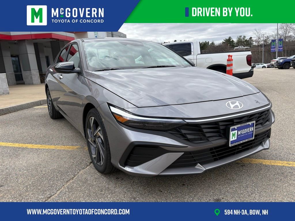 Used 2025 Hyundai Elantra Sport image 7