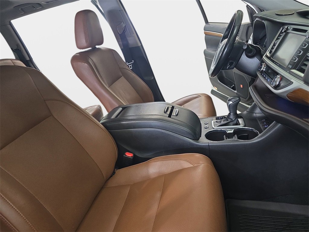 Used 2019 Toyota Highlander Limited image 12