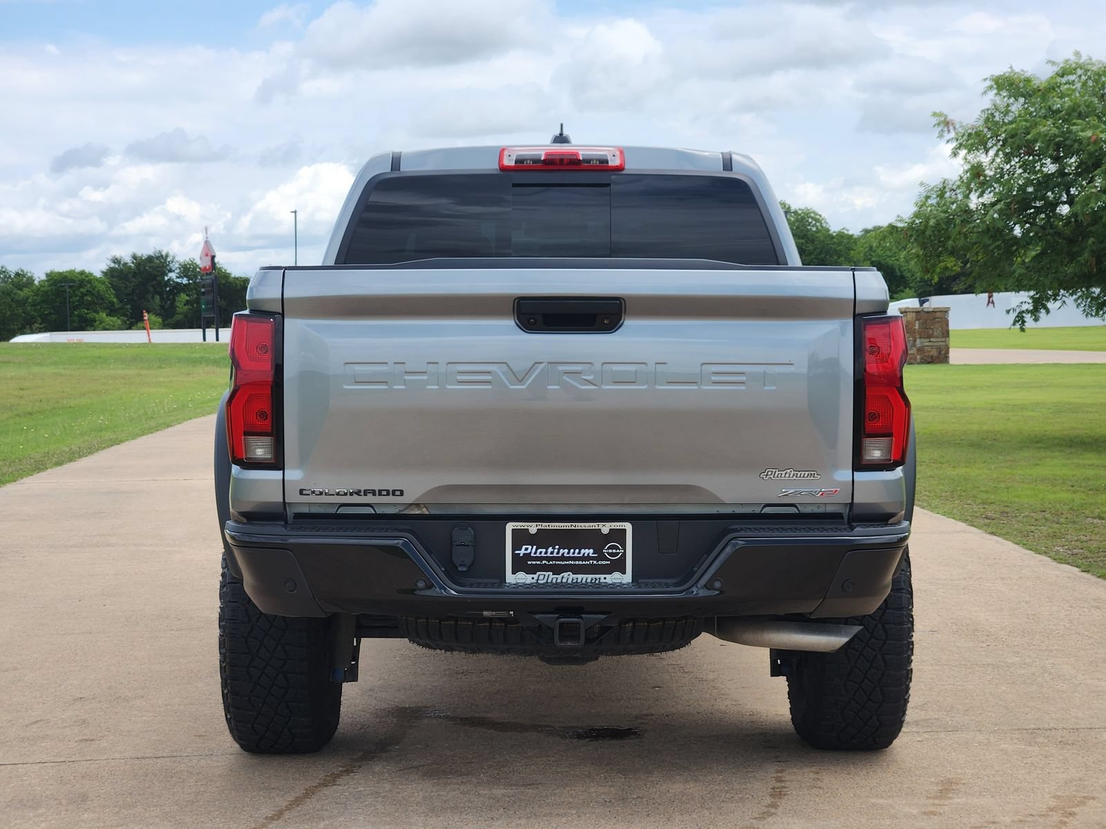Used 2025 Chevrolet Colorado ZR2 w/ Technology Package AWD/4WD image 8