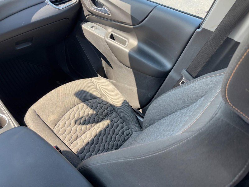 Used 2019 Chevrolet Equinox LT image 14