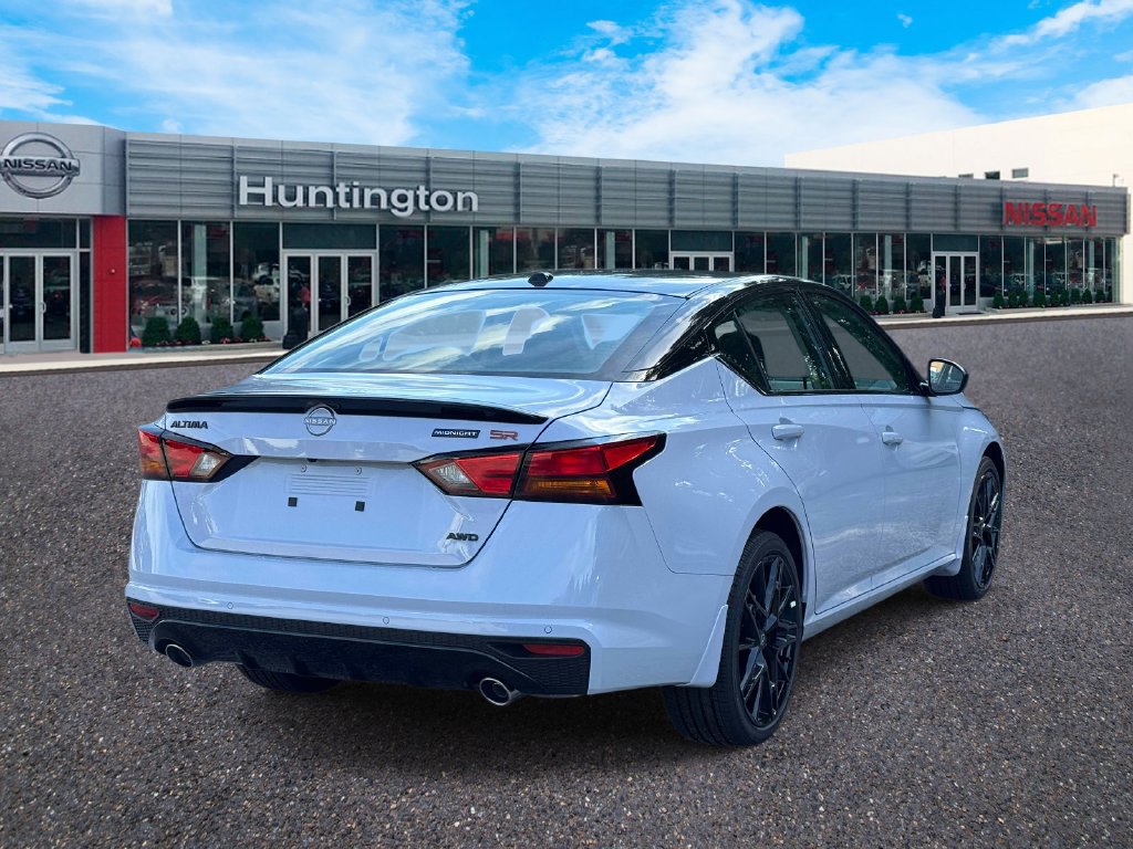 New 2026 Nissan Altima 2.5 SR w/ SR Midnight Edition Package AWD/4WD image 4