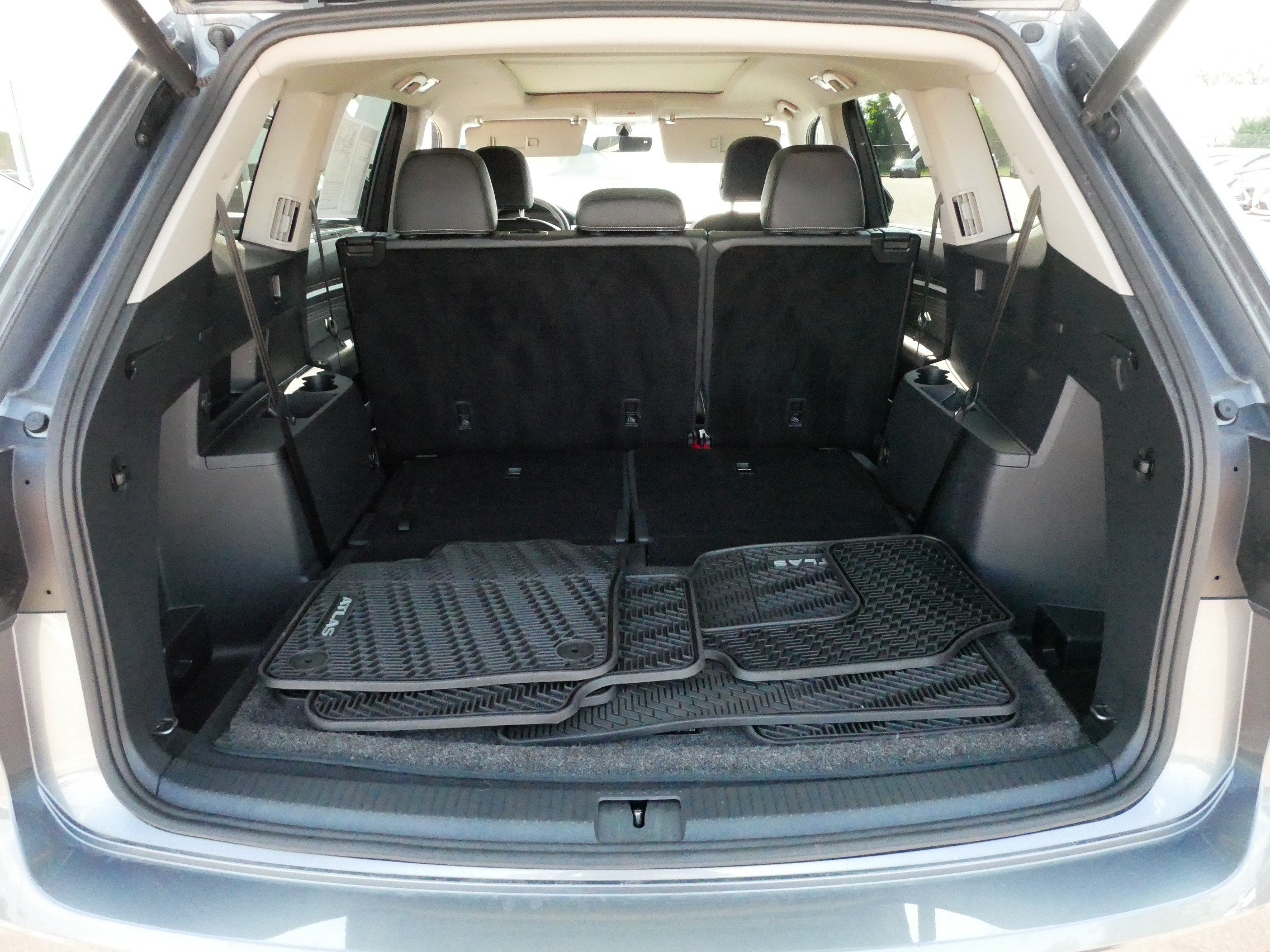 Certified 2023 Volkswagen Atlas SE w/ Panoramic Sunroof Package AWD/4WD image 18
