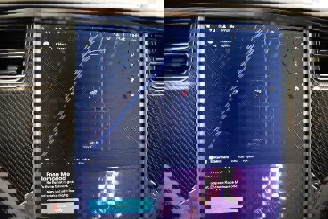 Used 2017 Tesla Model X image 8