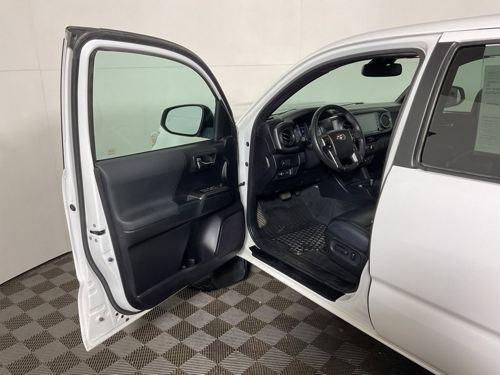 Used 2020 Toyota Tacoma TRD Sport image 17