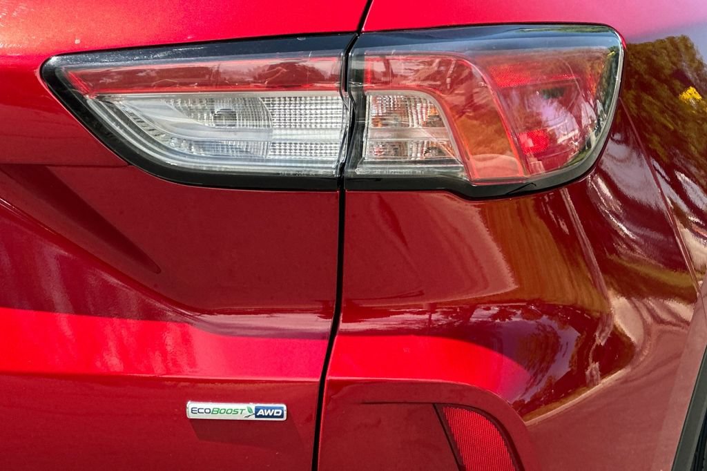 Used 2020 Ford Escape Titanium AWD/4WD image 27