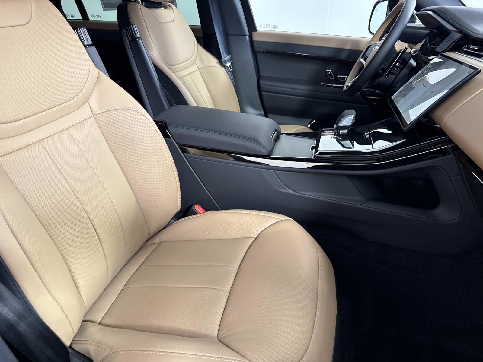 New 2026 Land Rover Range Rover Sport Dynamic SE AWD/4WD image 10