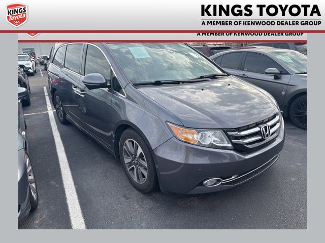 Used 2017 Honda Odyssey Touring image 1