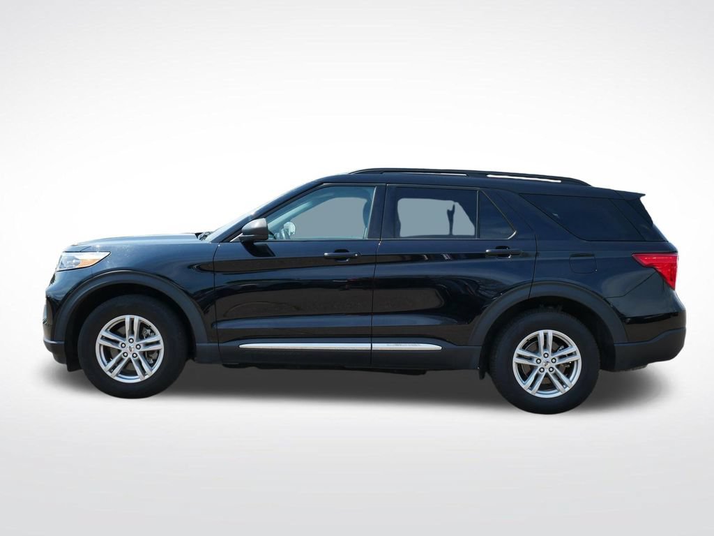 Used 2024 Ford Explorer XLT w/ Equipment Group 202A AWD/4WD image 6