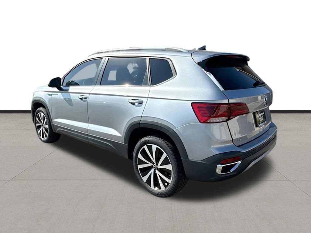 Used 2024 Volkswagen Taos SE FWD image 4