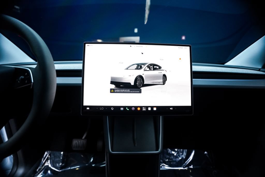 Used 2026 Tesla Model Y 2WD image 30