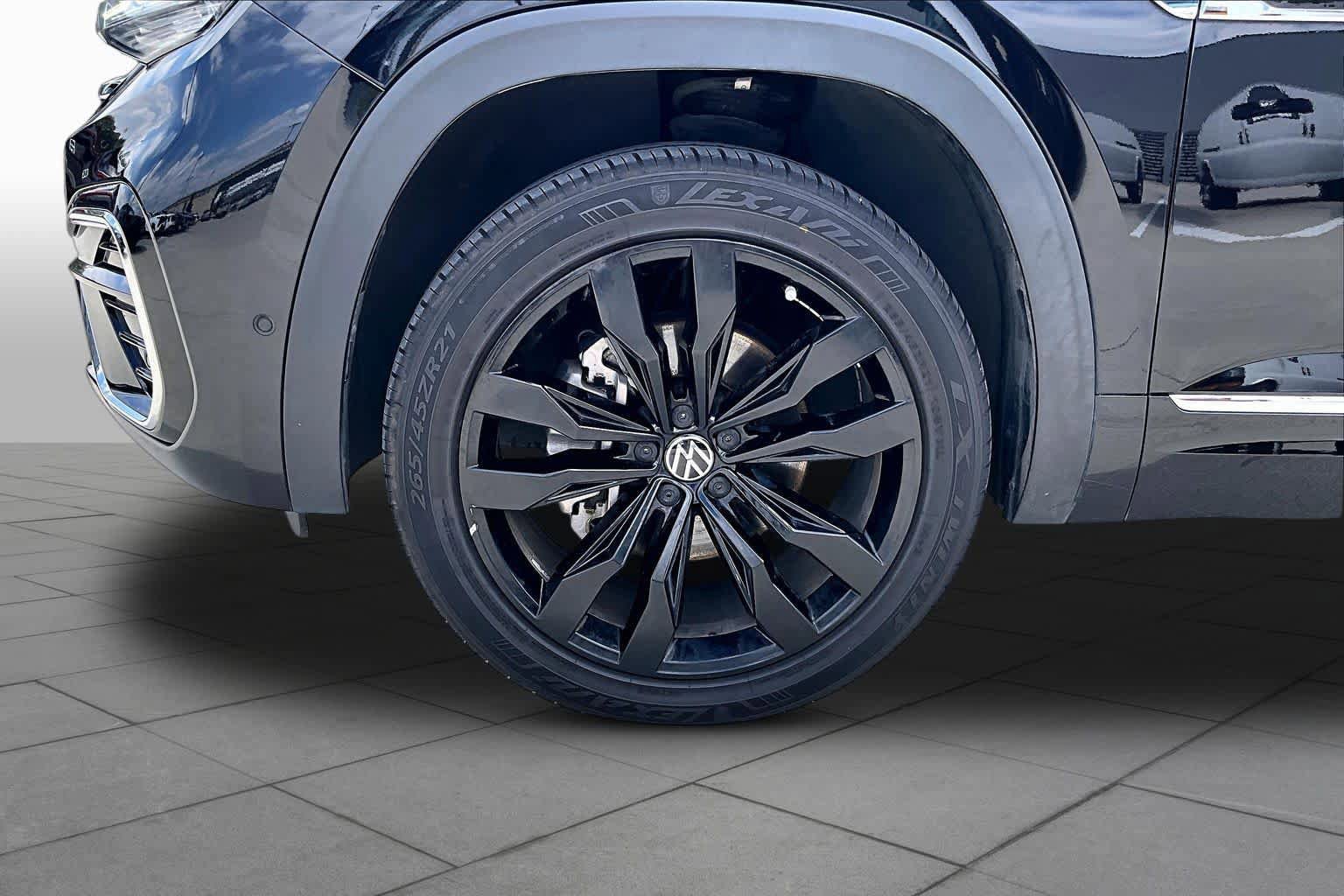 Used 2023 Volkswagen Atlas Cross Sport SEL Premium R-Line AWD/4WD image 17