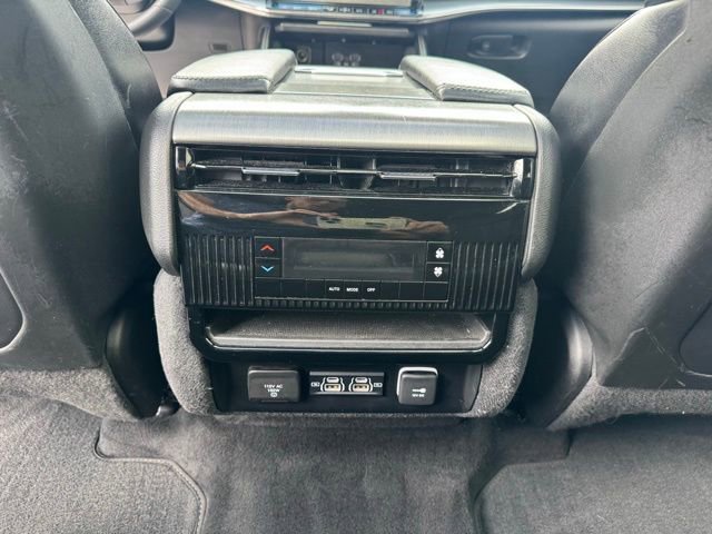 Used 2024 Jeep Wagoneer Series II AWD/4WD image 37