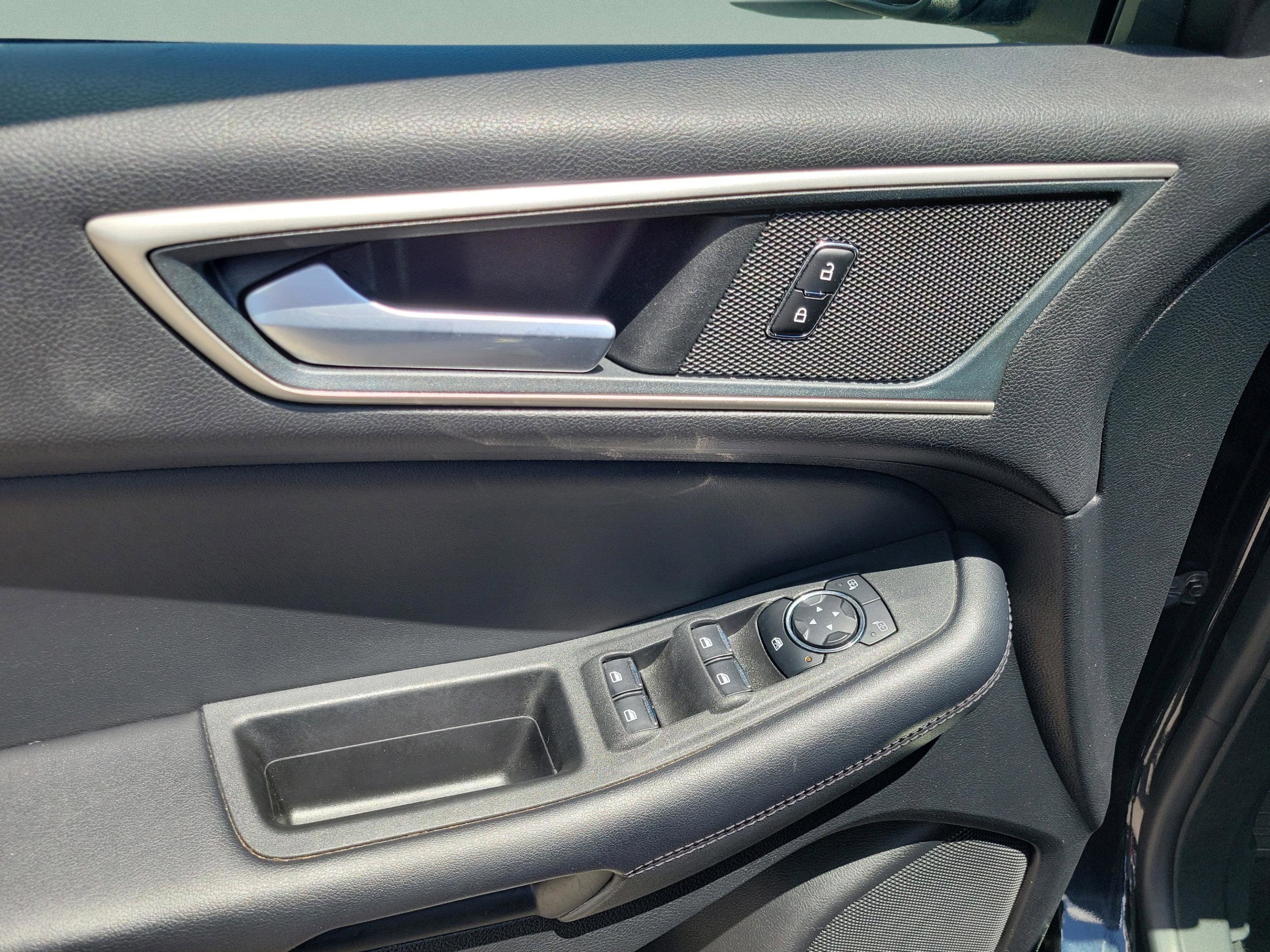 Used 2024 Ford Edge SEL AWD/4WD image 15