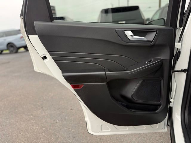 Used 2023 Ford Escape Platinum AWD/4WD image 16