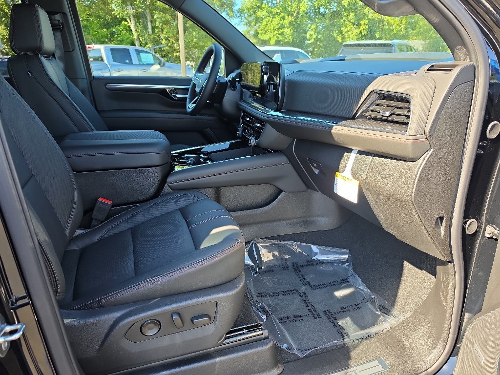 New 2026 Chevrolet Suburban RST w/ RST Capability Package AWD/4WD image 18