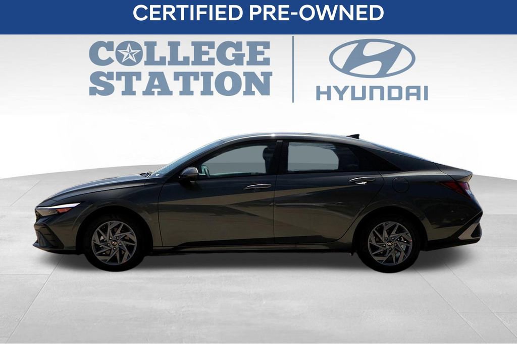 Used 2024 Hyundai Elantra SEL image 4