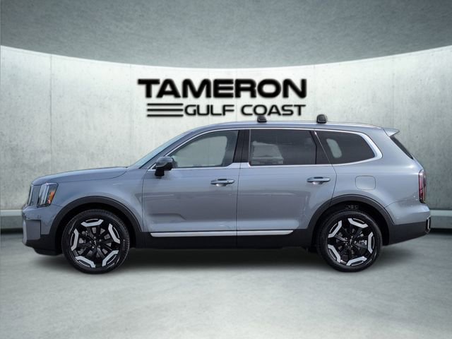 Used 2025 Kia Telluride EX w/ EX Captain's Chair Package image 2