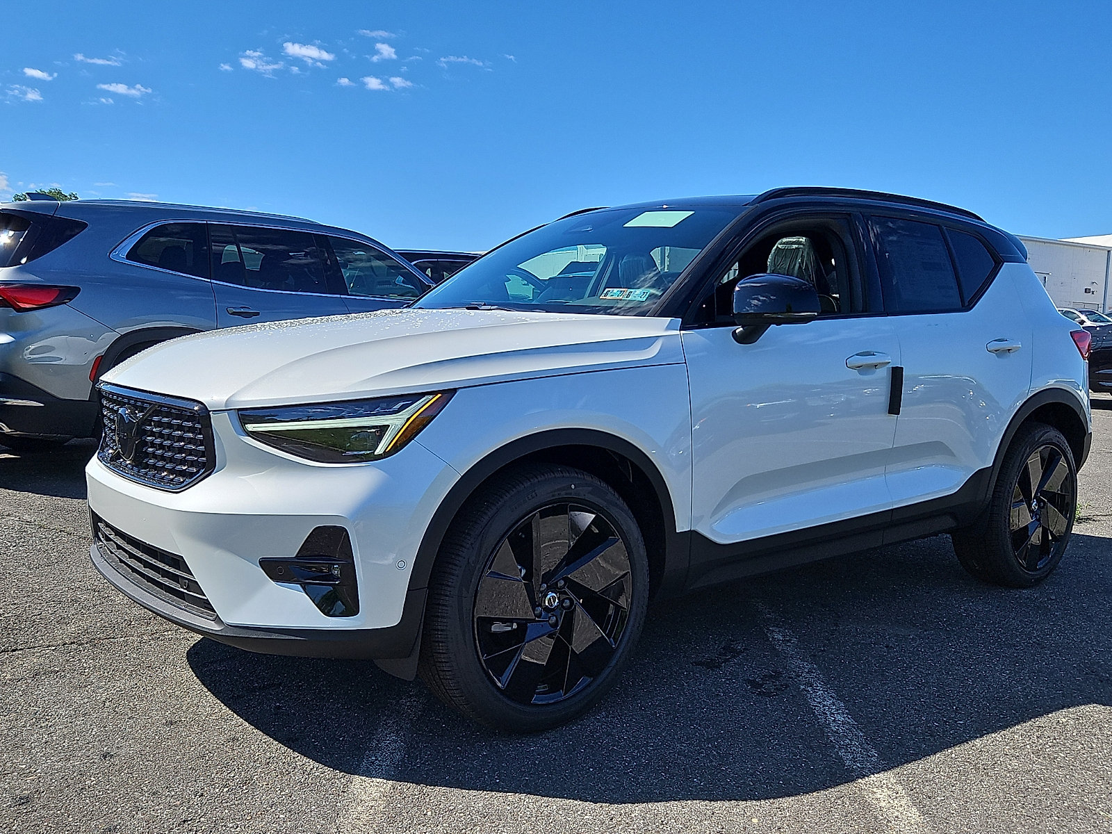 New 2026 Volvo XC40 B5 Ultra w/ Protection Package Premier AWD/4WD image 3