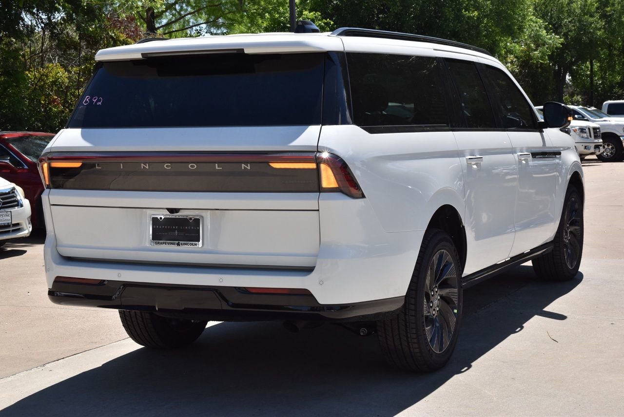 New 2026 Lincoln Navigator L Reserve w/ Jet Appearance Package AWD/4WD image 37